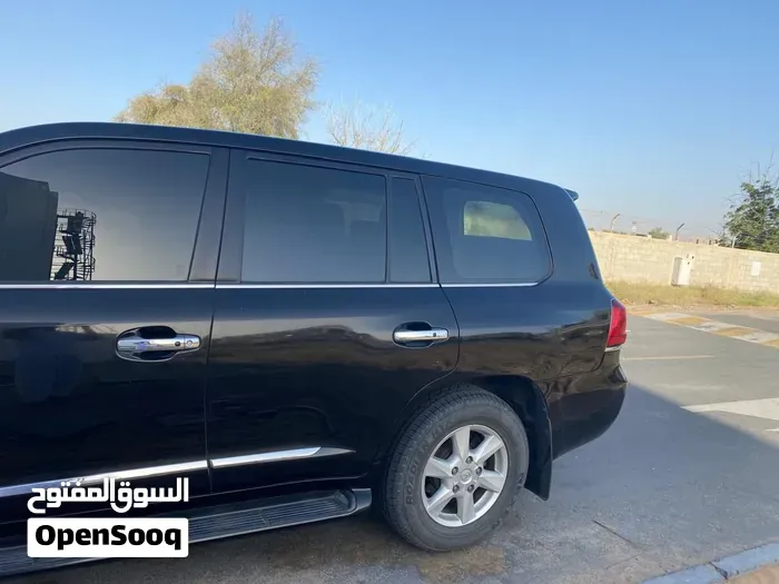 Lexus Lx 570 2011 photo 2