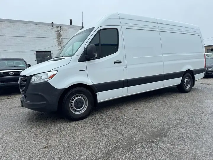 Mercedes-Benz Sprinter 2024 photo 5