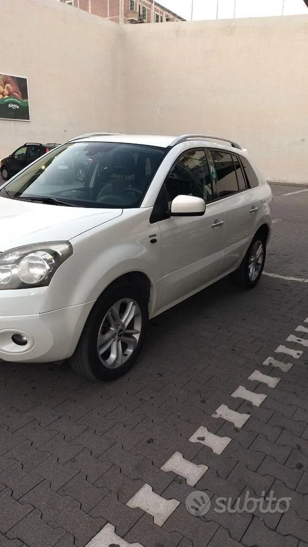 Renault Koleos 2011 photo 2