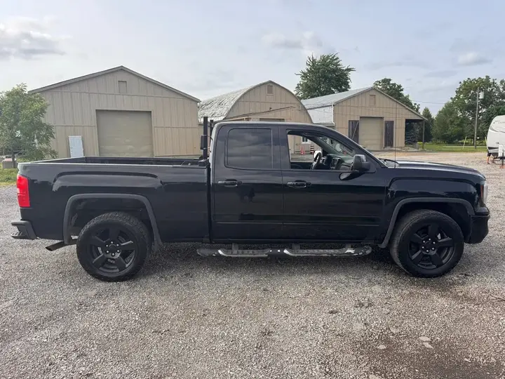 GMC Sierra 1500 2018 photo 2