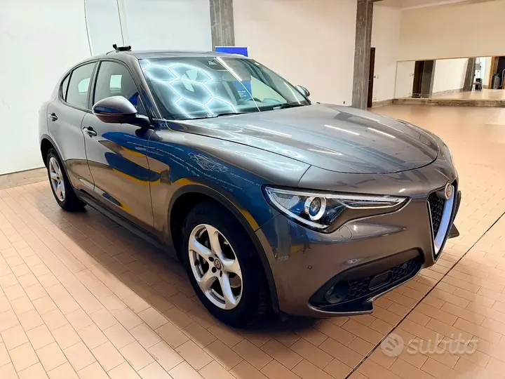 Alfa Romeo Stelvio 2017 photo 2