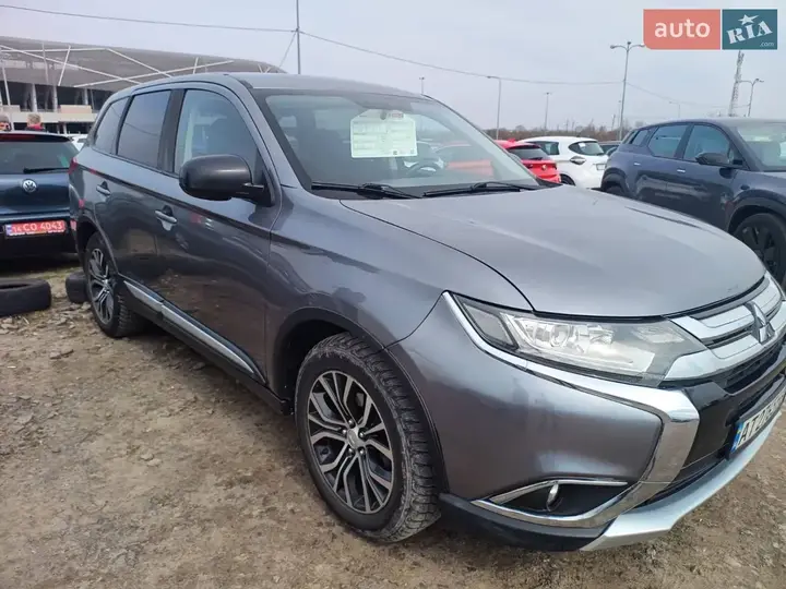Mitsubishi Outlander 2018 photo 4