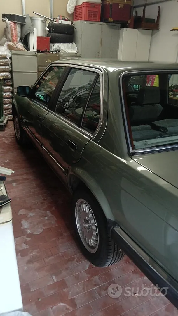 BMW E30 1984 photo 3