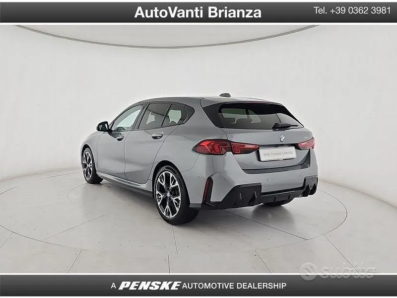 BMW 1 Series 2025 photo 4