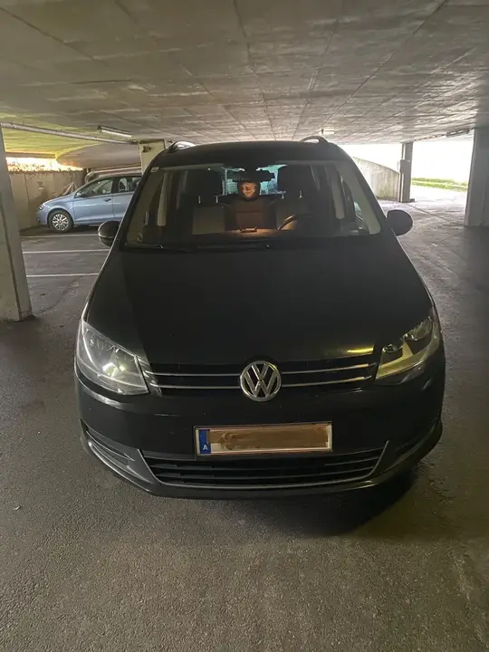 Volkswagen Sharan 2013 photo 2