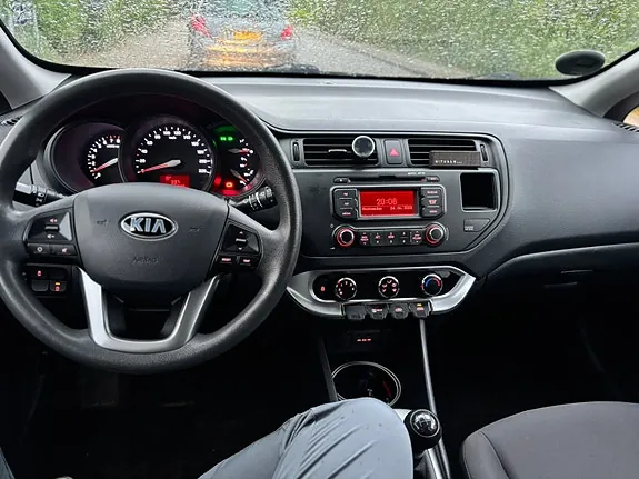 Kia Rio 2014 photo 5
