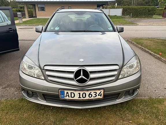 Mercedes-Benz C200 2010 photo 3