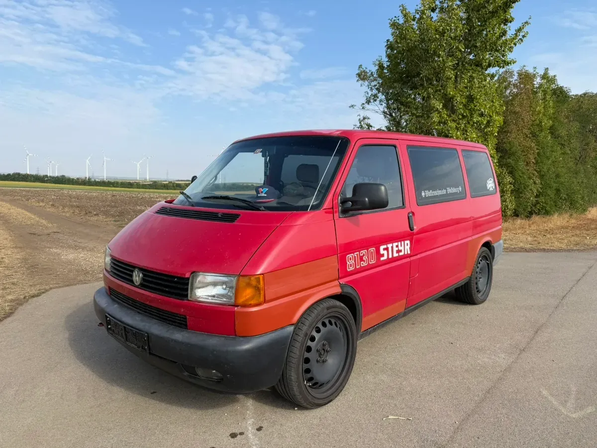 Volkswagen T4 1998 photo 2