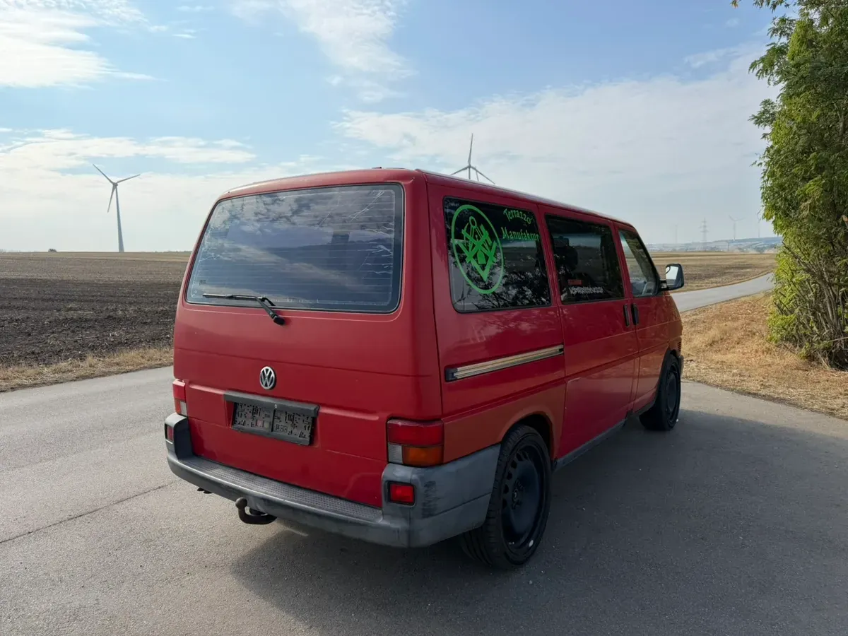 Volkswagen T4 1998 photo 3
