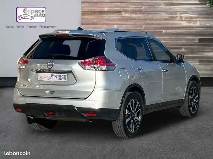 Nissan X-Trail 2016 photo 2