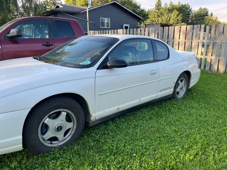 Chrysler Monte Carlo 2004 photo 3