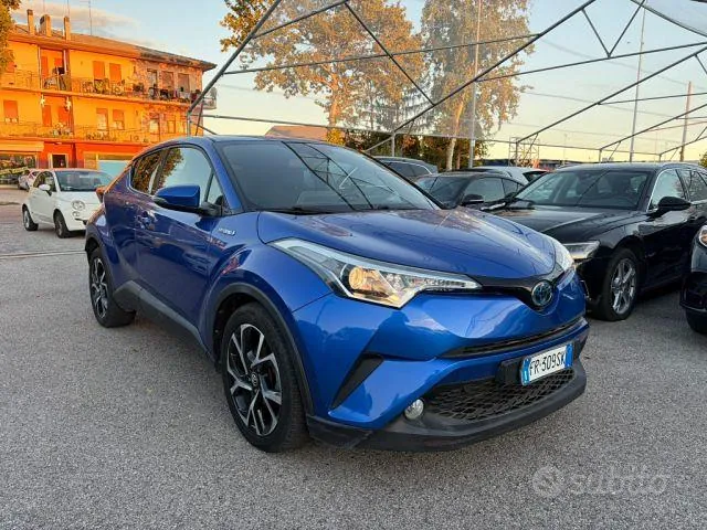 Toyota C-Hr 2018 photo 3
