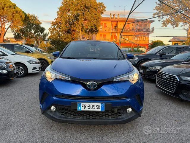 Toyota C-Hr 2018 photo 2