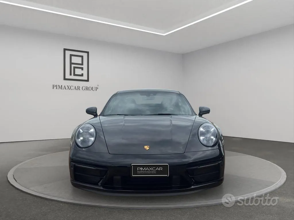 Porsche 911 2023 photo 2