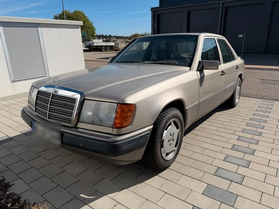 Mercedes-Benz W124