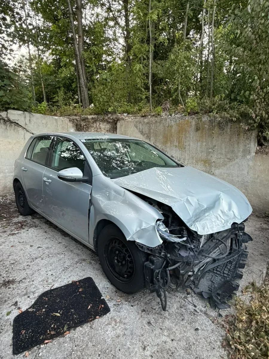 Volkswagen Golf 2012 photo 2
