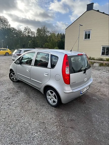 Mitsubishi Colt 2005 photo 2