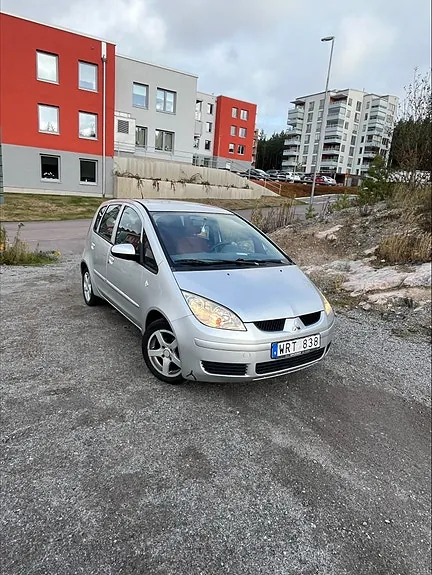 Mitsubishi Colt 2005 photo 3