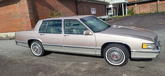 Cadillac Deville 1991 photo 3