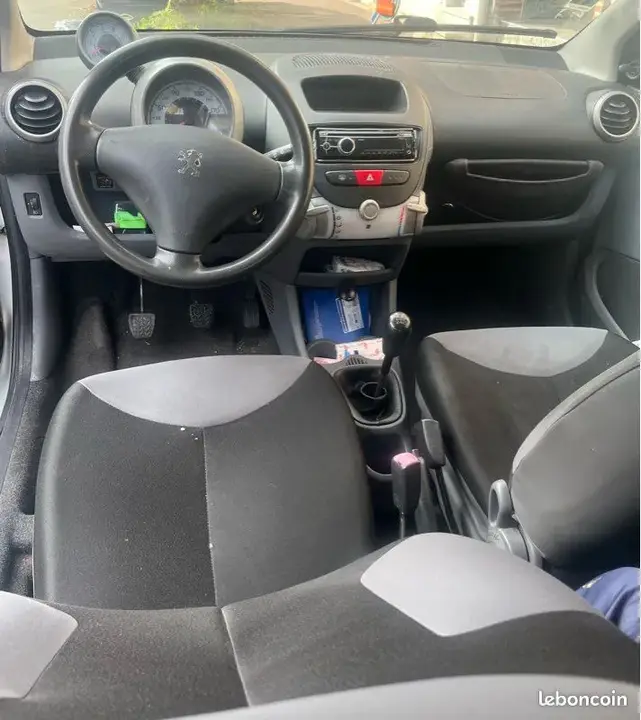 Peugeot 107 2008 photo 2