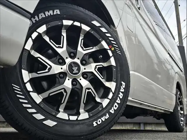 Toyota Hiace 2017 photo 2