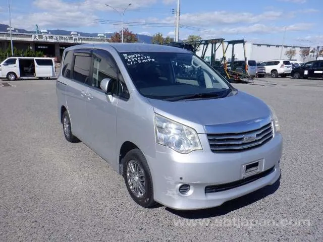 Toyota Noah X