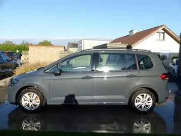 Volkswagen Touran 2024 photo 2