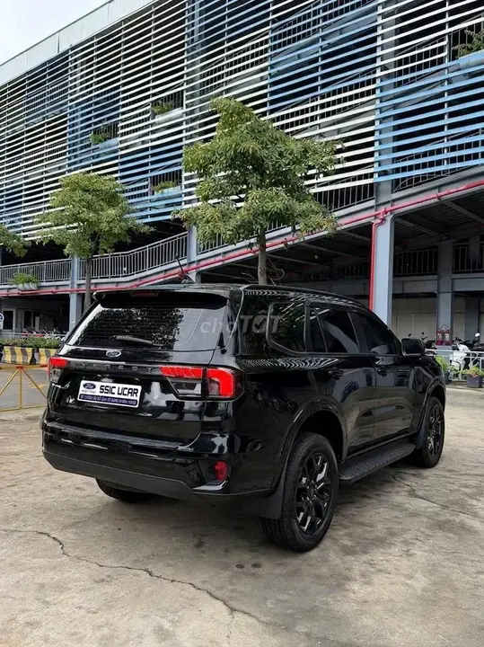 Ford Everest 2024 photo 2