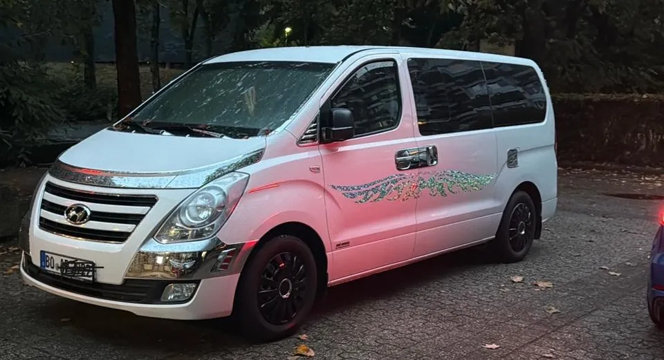Hyundai H1 Starex