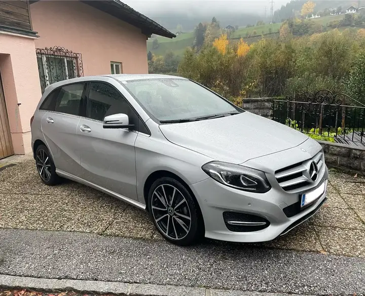 Mercedes-Benz B-Class 2015 photo 2