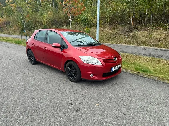 Toyota Auris 2011 photo 5