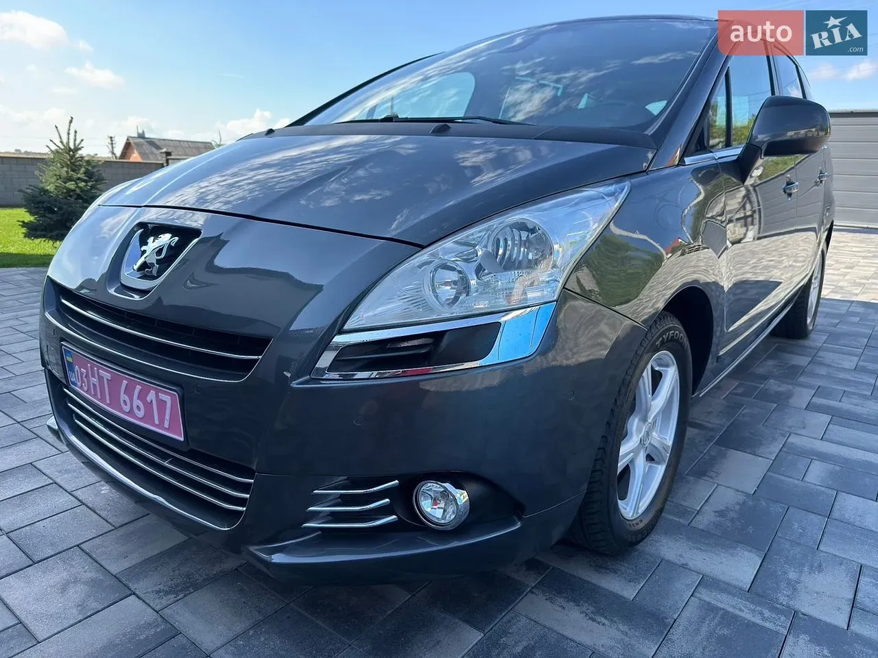 Peugeot 5008 2011 photo 2