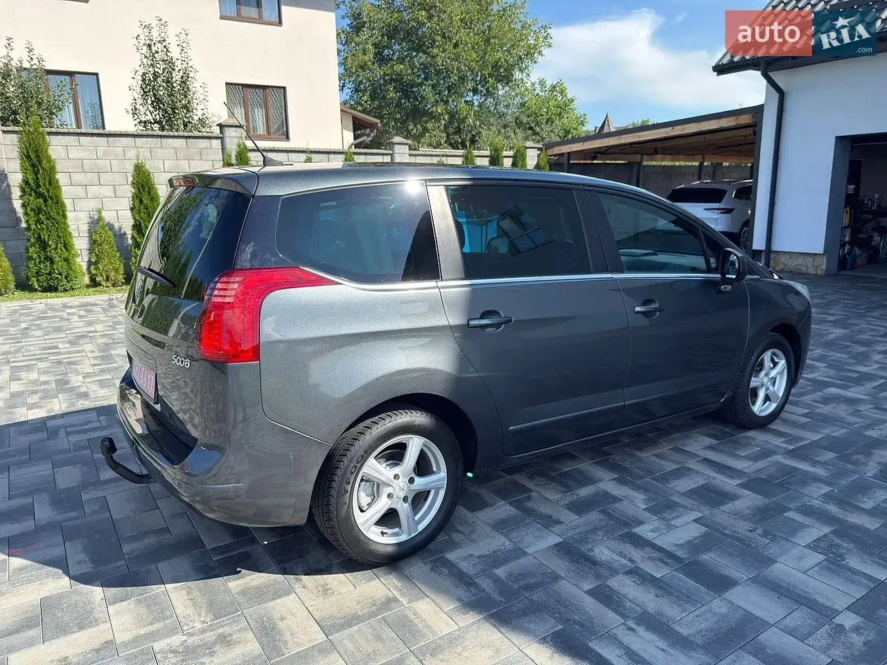 Peugeot 5008 2011 photo 4