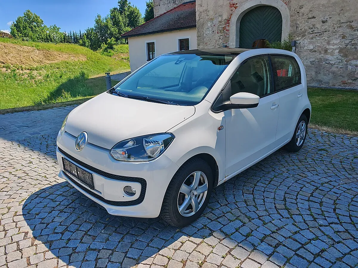 Volkswagen Up 2013 photo 3