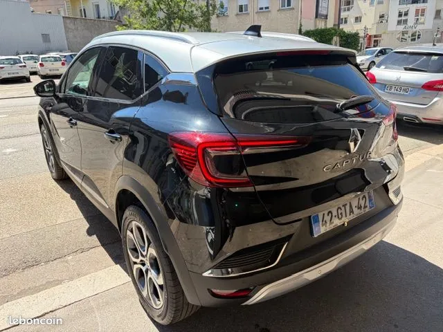 Renault Captur 2022 photo 2
