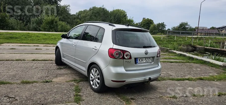Volkswagen Golf Plus 2013 photo 2