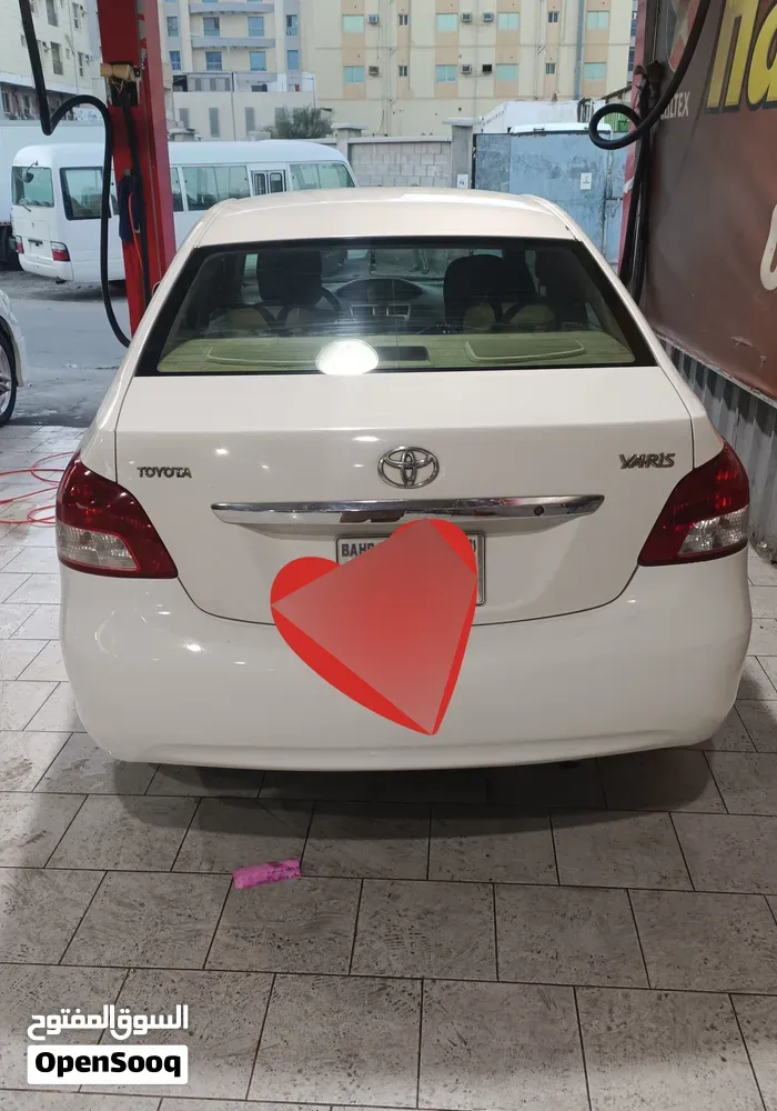 Toyota Yaris 2010 photo 2