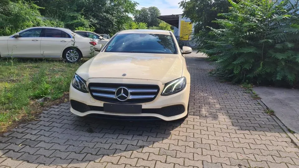 Mercedes-Benz E 200 D