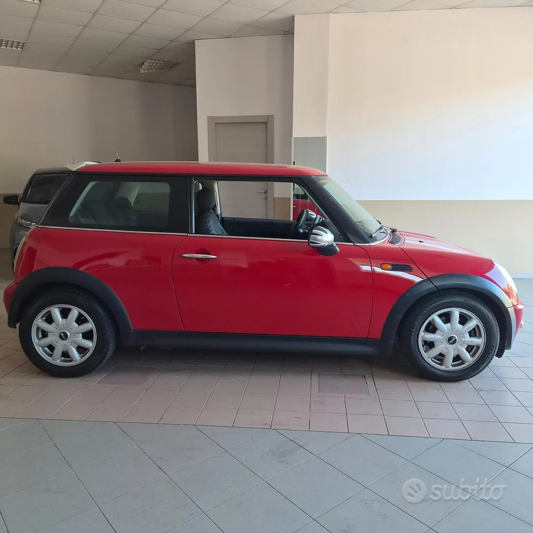 Mini One 2003 photo 4