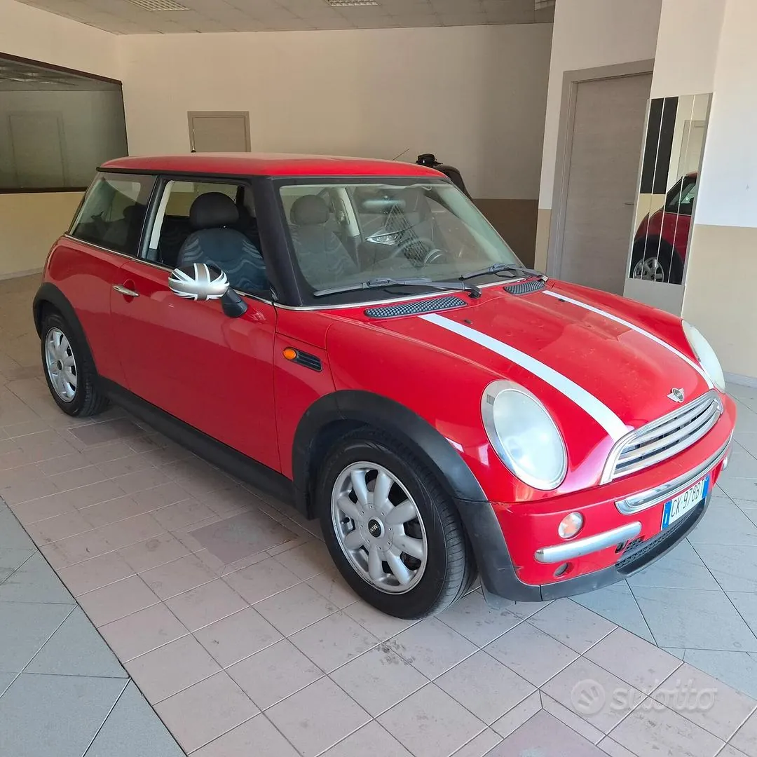 Mini One 2003 photo 3