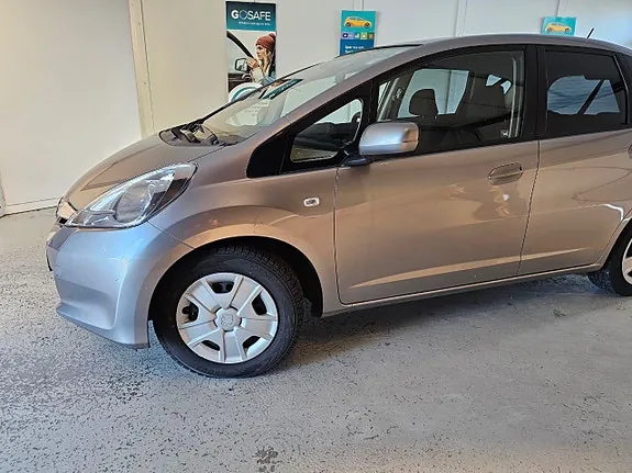Honda Jazz 2012 photo 2