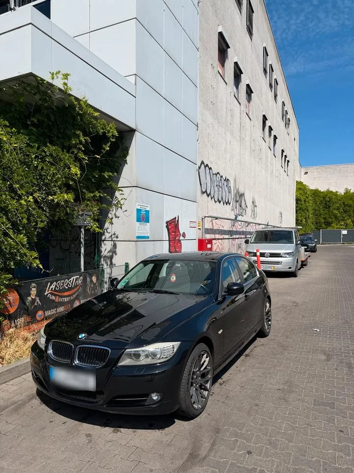 BMW 320I