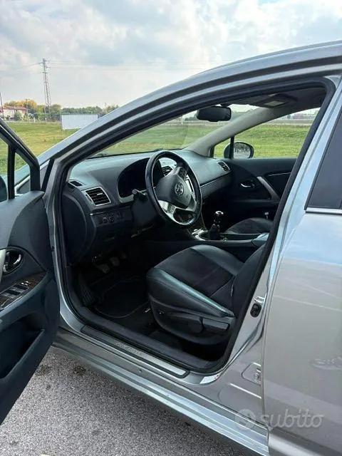 Toyota Avensis 2013 photo 4