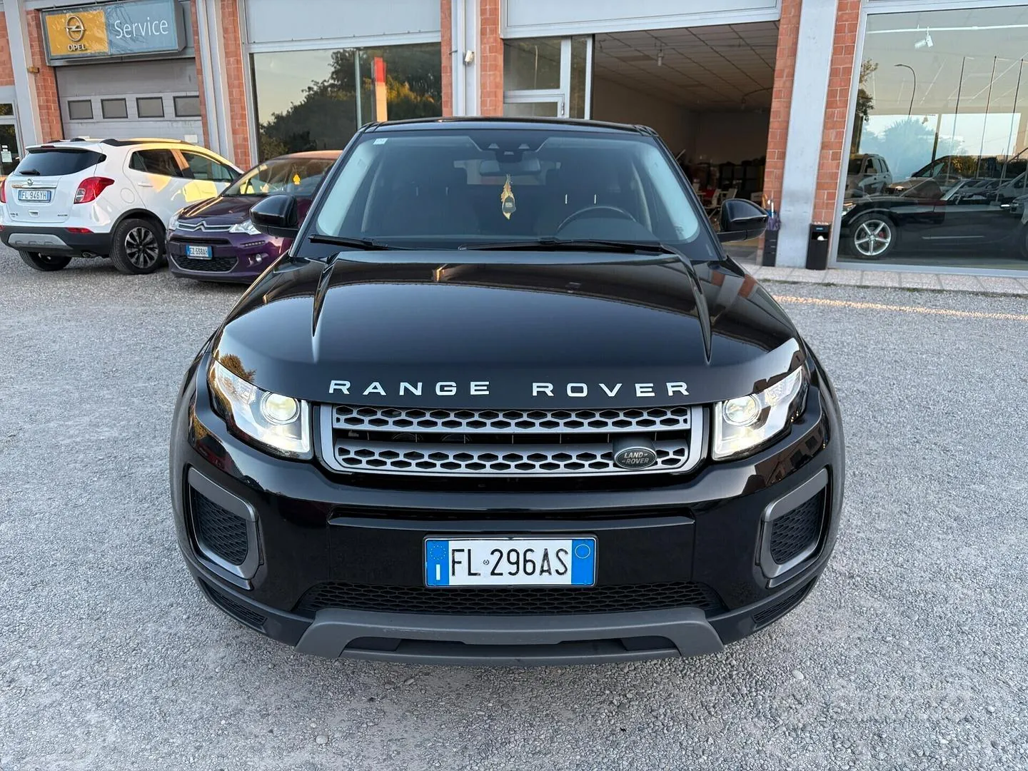 Land Rover Evoque 2017 photo 2