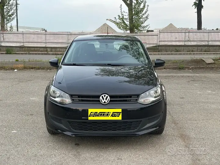 Volkswagen Polo 2011 photo 2