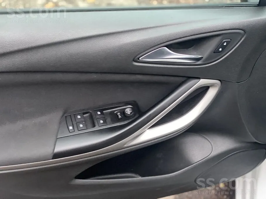 Opel Astra 2021 photo 4