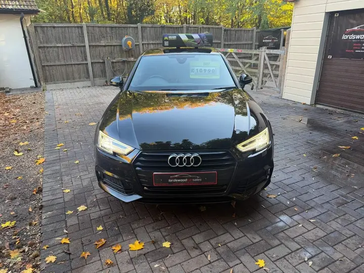 Audi A4 2018 photo 2