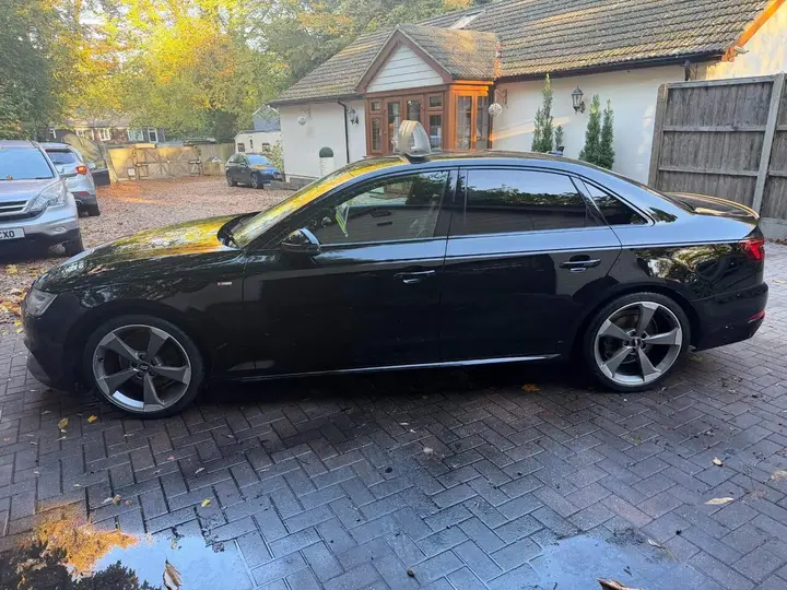 Audi A4 2018 photo 4