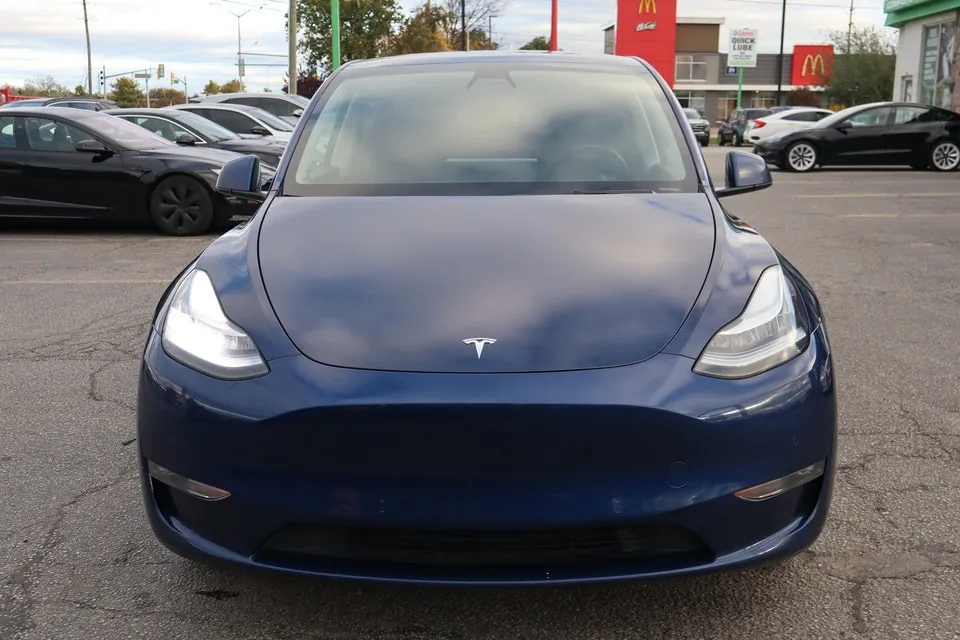 Tesla Model Y 2022 photo 2