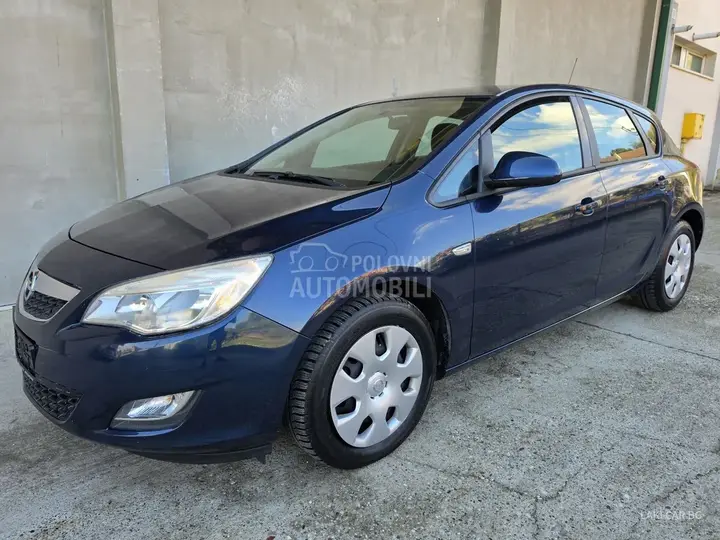 Opel Astra J